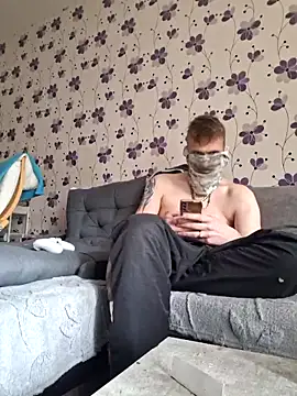 ThePython666 online show from October 22, 2025, 9:31 am