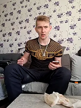 ThePython666 online show from October 29, 2025, 11:01 am