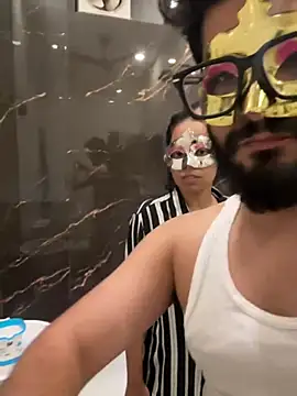 lustyindiancouple online show from March 15, 2025, 4:43 pm