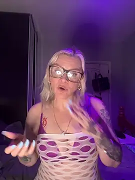 Curvy-Cleo online show from February 2, 2026, 7:45 pm