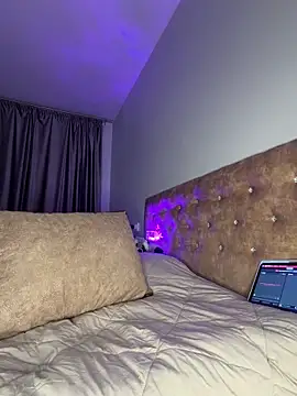 VelvetVabe online show from February 25, 2026, 5:55 pm