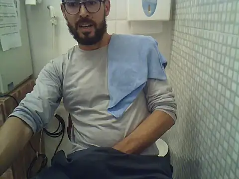 pdasgyn online show from November 3, 2025, 4:52 pm