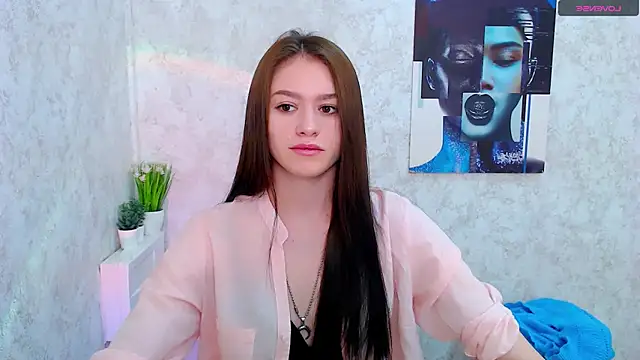 LanaTey online show from April 9, 2026, 3:39 pm