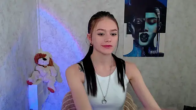 LanaTey online show from April 21, 2026, 2:23 pm