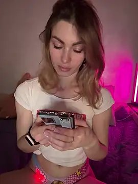 SweetDarling7 online show from March 21, 2025, 7:46 pm