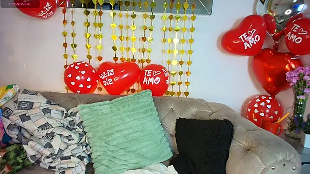 Snapshot of EllenaBoobs_ chatting on September 10, 2025, 6:13 am EllenaBoobs online show from September 10, 2025, 6:13 am