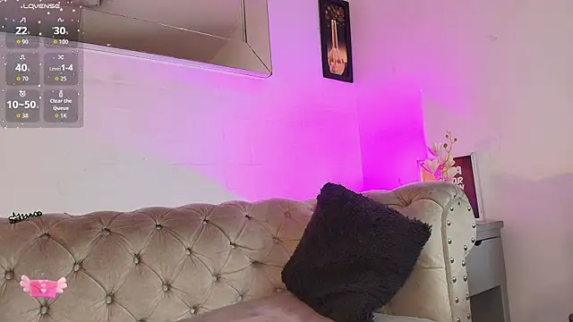 Snapshot of EllenaBoobs_ chatting on November 21, 2025, 5:50 am EllenaBoobs online show from November 21, 2025, 5:50 am