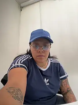 Snapshot of milu_saenz_8 chatting on March 11, 2025, 5:35 pm milu saenz 8 online show from March 11, 2025, 5:35 pm