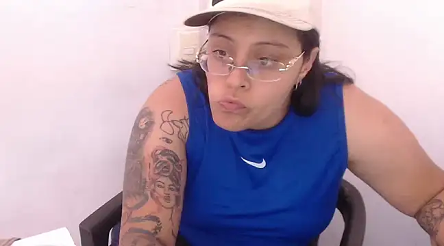 Snapshot of milu_saenz_8 chatting on March 13, 2025, 6:23 pm milu saenz 8 online show from March 13, 2025, 6:23 pm