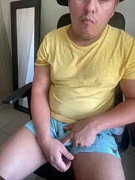 Snapshot of Gusta_bi chatting on March 13, 2026, 3:07 pm Gusta bi online show from March 13, 2026, 3:07 pm