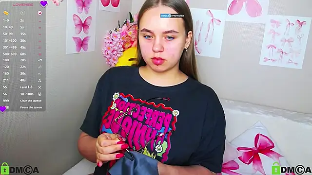 Lilysweet13 online show from September 14, 2025, 8:46 am