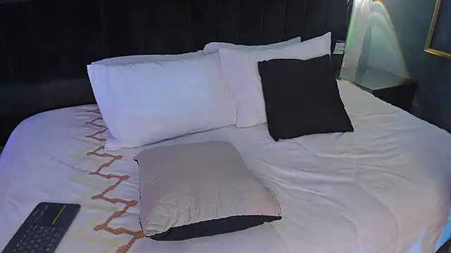 Daia Ortiz online show from March 15, 2025, 7:59 pm