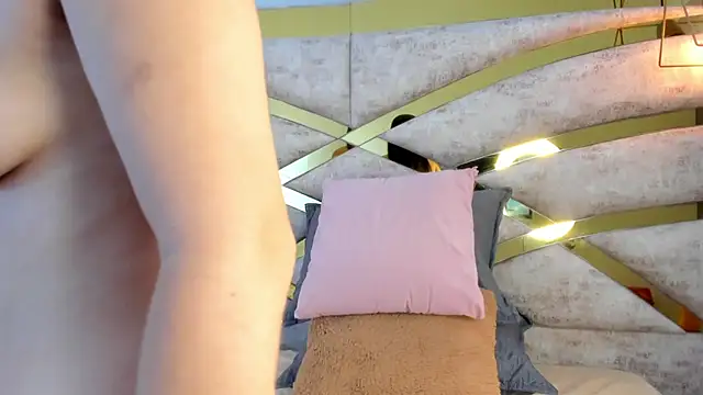 Sofiia Rossee  online show from December 1, 2025, 8:36 pm