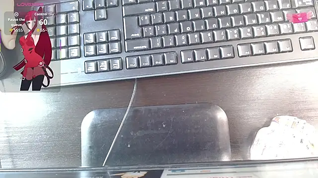 mia velvet1 online show from November 10, 2025, 1:21 pm