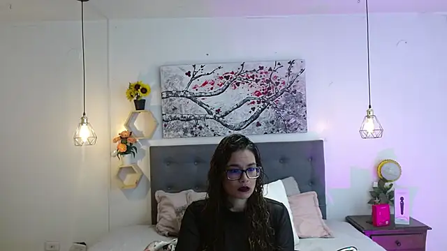 Rose Thompson1 online show from December 1, 2025, 1:38 pm