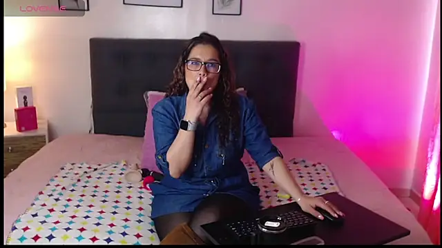 Snapshot of Rose_Thompson1 chatting on February 28, 2026, 1:45 pm Rose Thompson1 online show from February 28, 2026, 1:45 pm