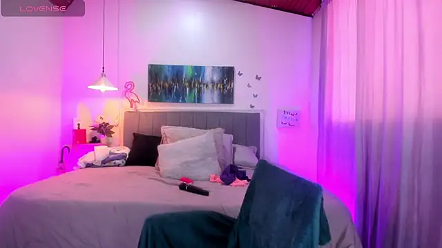 Rose Thompson1 online show from April 17, 2026, 1:36 pm