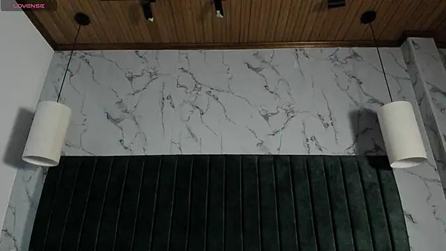 labrinthteasing online show from November 28, 2025, 3:04 pm