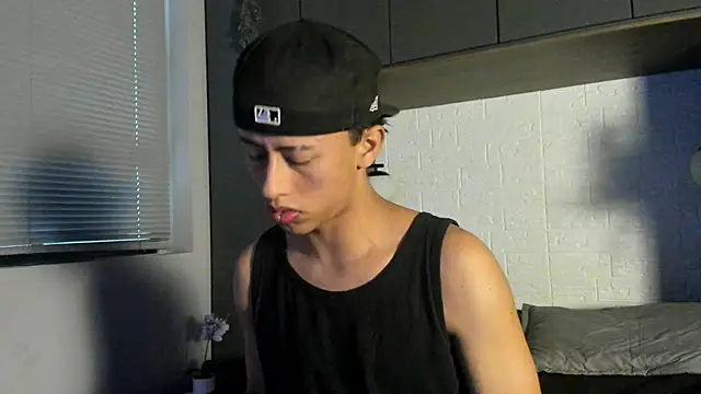 labrinthteasing online show from March 22, 2026, 2:09 pm