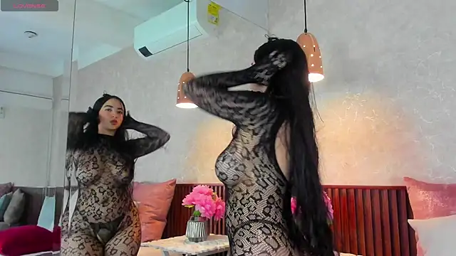 alisonnwalker2025 online show from September 13, 2025, 1:22 pm