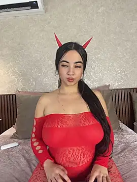 alisonnwalker2025 online show from July 16, 2026, 1:17 pm