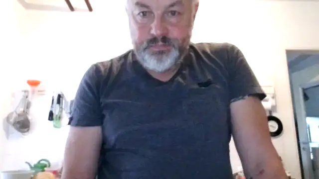 Berg Boy online show from November 2, 2025, 8:17 am