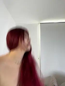 Ivelleee  online show from April 15, 2026, 7:58 pm