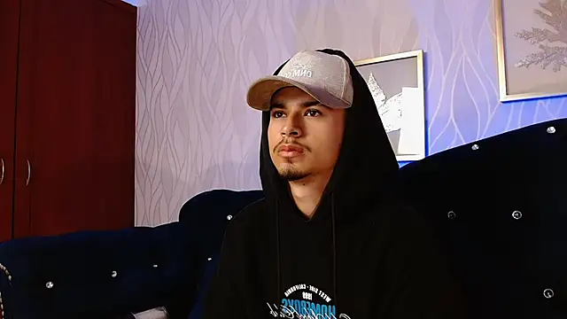 MathewAdams online show from November 14, 2025, 6:28 pm