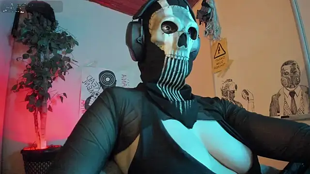 Snapshot of cos_operator chatting on June 5, 2026, 8:47 pm cos operator online show from June 5, 2026, 8:47 pm