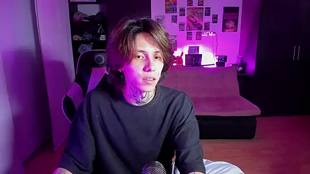 Snapshot of xIce_Boy chatting on April 24, 2026, 12:57 am xIce Boy online show from April 24, 2026, 12:57 am