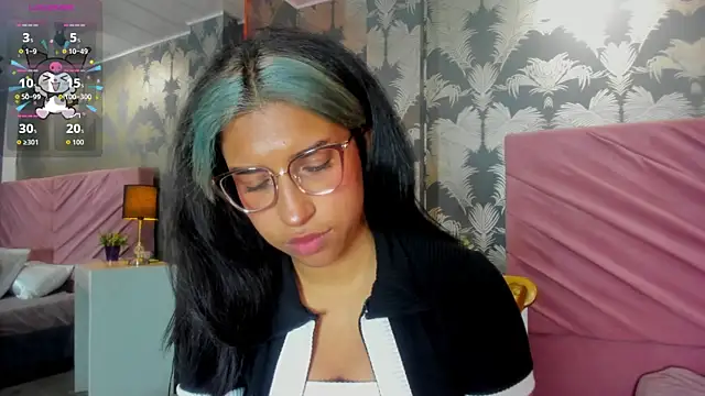 Karin Ks online show from November 25, 2025, 7:36 pm