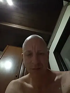 Snapshot of svenpfeifer chatting on July 13, 2026, 9:39 pm svenpfeifer online show from July 13, 2026, 9:39 pm