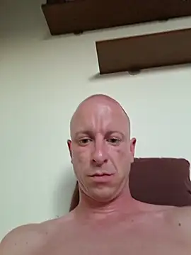 Snapshot of svenpfeifer chatting on August 5, 2026, 6:11 pm svenpfeifer online show from August 5, 2026, 6:11 pm