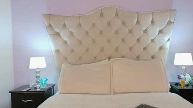 Snapshot of CarolineNasty chatting on October 22, 2025, 7:35 pm CarolineNasty online show from October 22, 2025, 7:35 pm