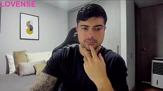 Dante Storm online show from October 19, 2025, 9:04 pm