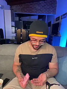 SrM0rgan online show from March 14, 2025, 2:42 am