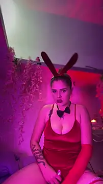 Snapshot of LoganPeny chatting on November 30, 2025, 11:25 am LoganPeny online show from November 30, 2025, 11:25 am