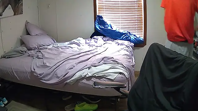 Muffdiver718 online show from March 14, 2025, 5:24 pm