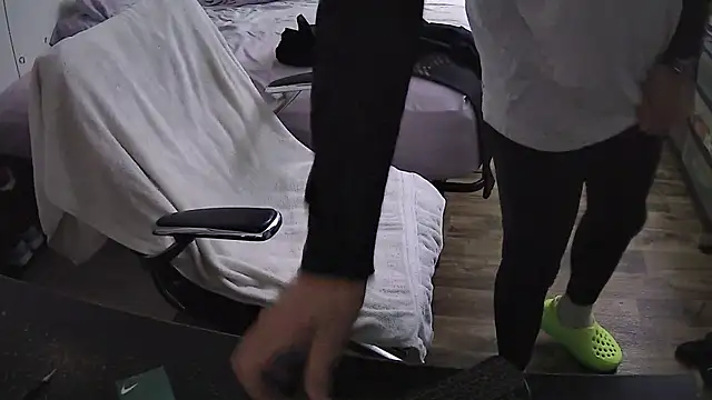 Muffdiver718 online show from March 18, 2025, 11:19 am