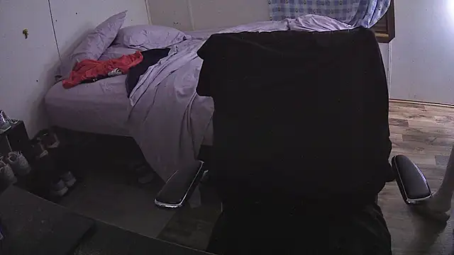 Muffdiver718 online show from March 20, 2025, 10:32 am