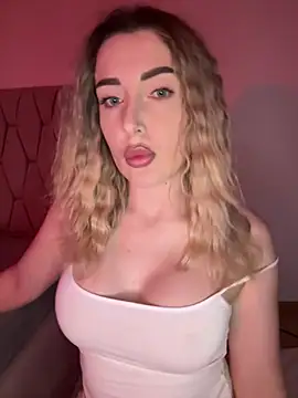 -IrisDiamond- online show from March 18, 2026, 4:32 pm