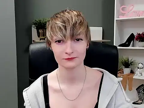 Snapshot of hottieBlair chatting on September 25, 2025, 6:17 am hottieBlair online show from September 25, 2025, 6:17 am