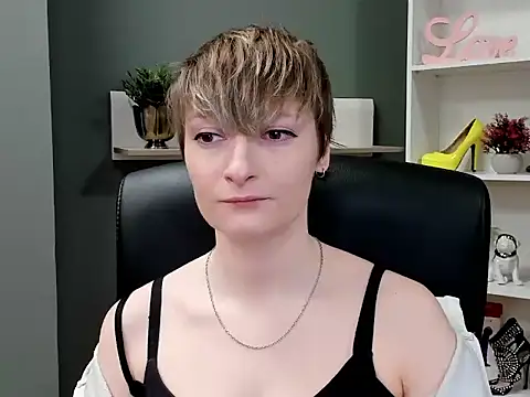 Snapshot of hottieBlair chatting on October 22, 2025, 6:13 am hottieBlair online show from October 22, 2025, 6:13 am