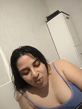 Veramaia online show from March 13, 2025, 3:39 pm