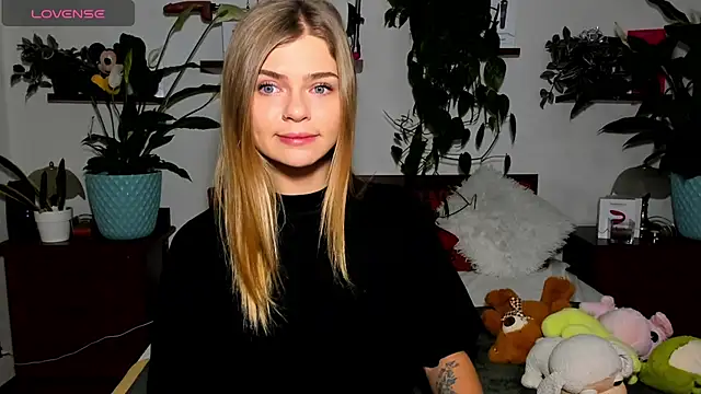 HaleyReedme online show from November 24, 2025, 8:25 am