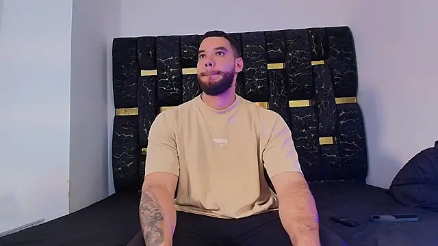 chris blake   online show from November 18, 2025, 6:23 pm