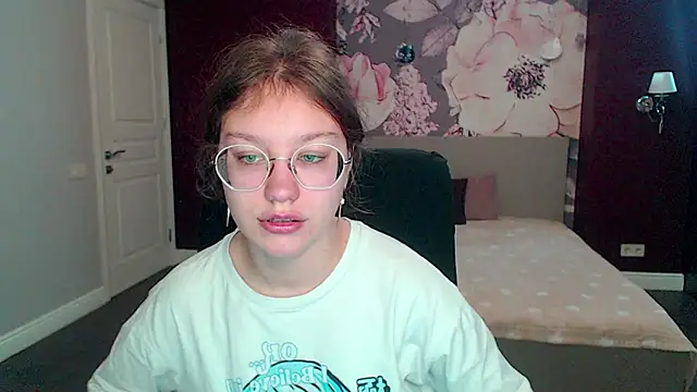 AngelinaLow online show from March 19, 2025, 12:12 pm