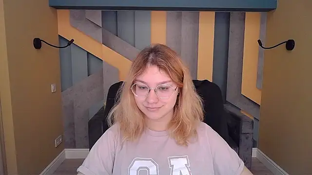 AngelinaLow online show from March 5, 2026, 12:23 pm