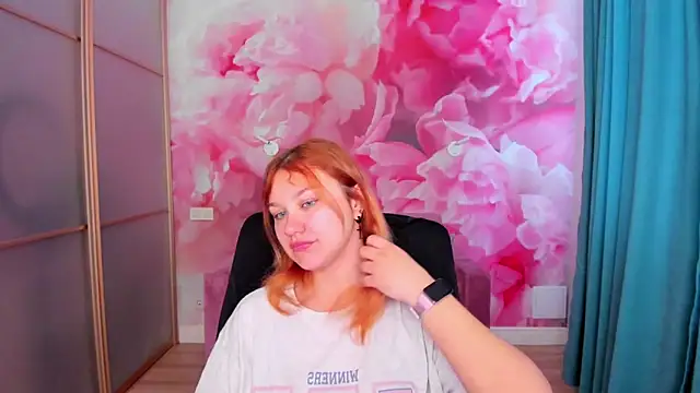 Snapshot of AngelinaLow chatting on May 2, 2026, 5:34 am AngelinaLow online show from May 2, 2026, 5:34 am