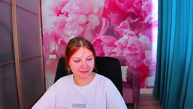 Snapshot of AngelinaLow chatting on May 15, 2026, 11:28 am AngelinaLow online show from May 15, 2026, 11:28 am